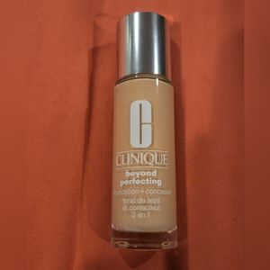 Clinique Beyond Perfecting Foundation + Concealer
